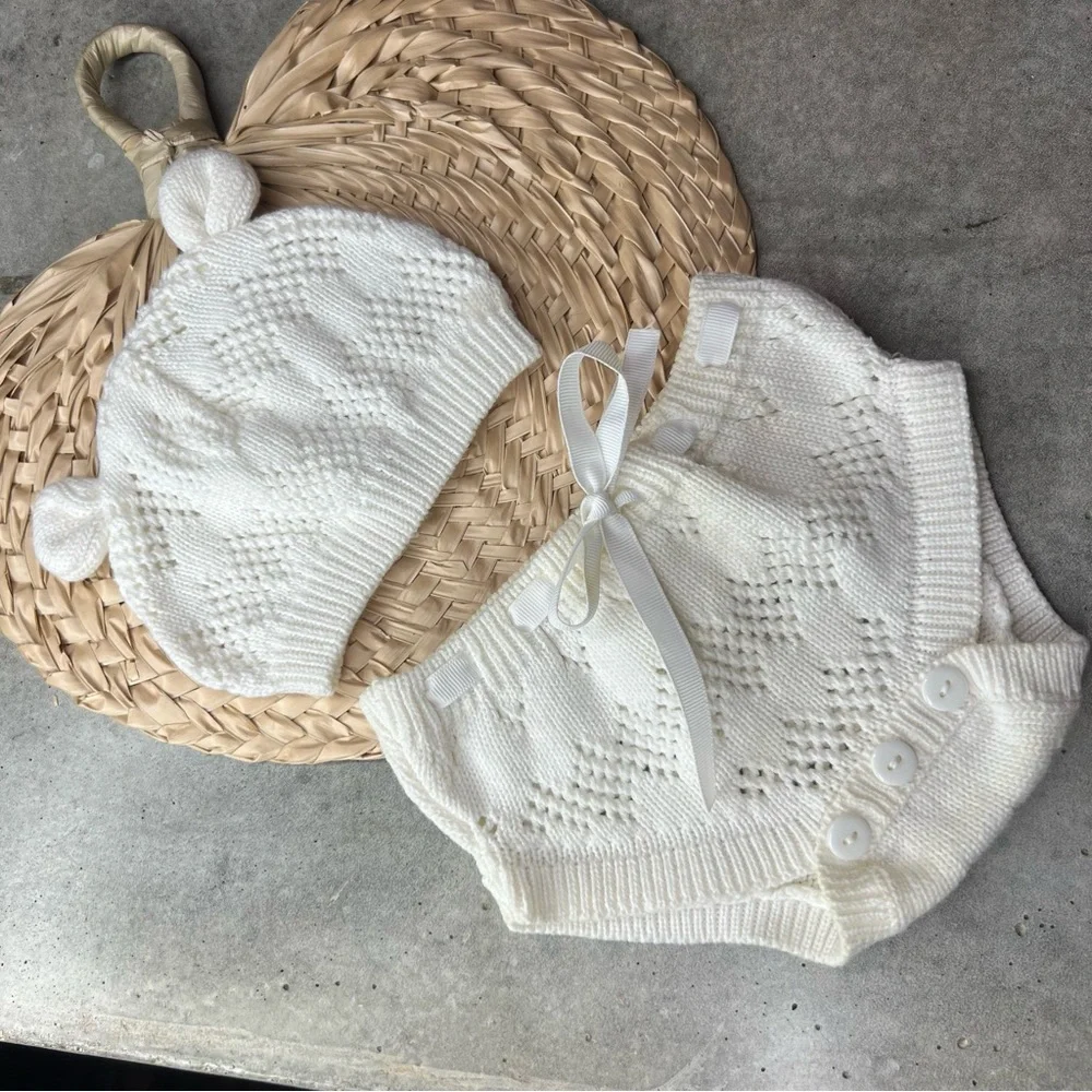 0-6 months Laura Ashley knit bottoms and hat set hat with bear ears - Picture 2 of 12